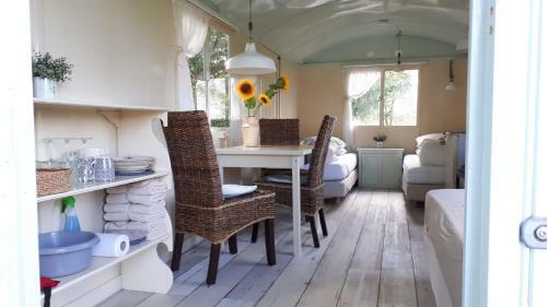 Pipowagen Overnachting Het Houten Huis