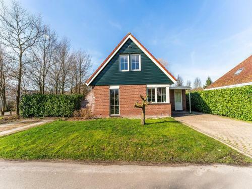 Spacious Holiday Home In Zeewolde With Swimming Pool
