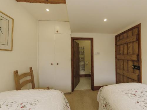 Middle Lodge