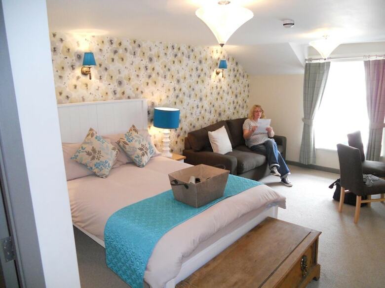 The White Lion Hotel