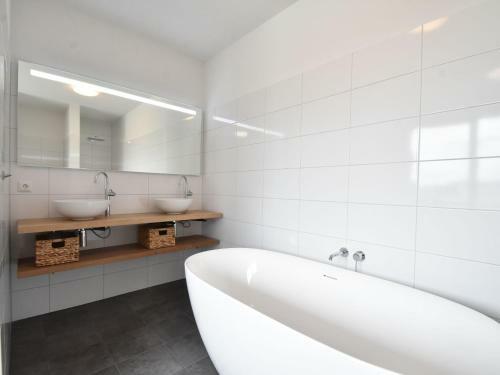 Luxury Villa In Zeewolde At The Waterfront With Jetty