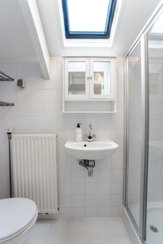 Shell Square Apartment