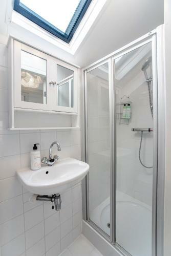 Shell Square Apartment