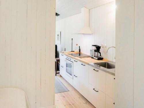 Holiday Home �rebro