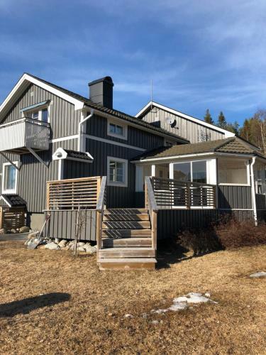 Villa Utanf�r �rnsk�ldsvik, H�ga Kusten