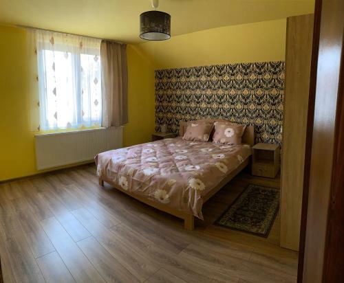 Hostal Krystal Romuli