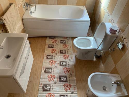 Hostal Krystal Romuli