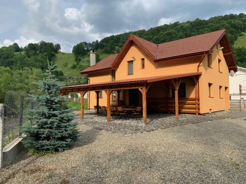 Hostal Krystal Romuli