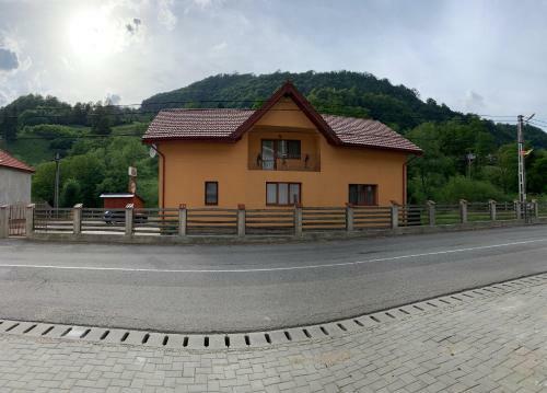Hostal Krystal Romuli
