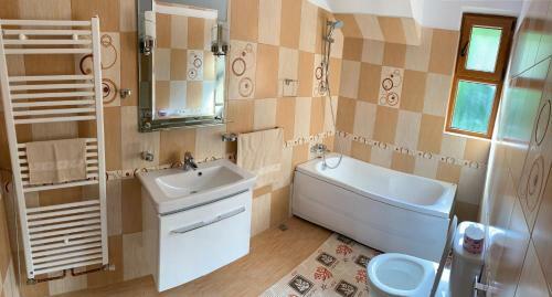 Hostal Krystal Romuli