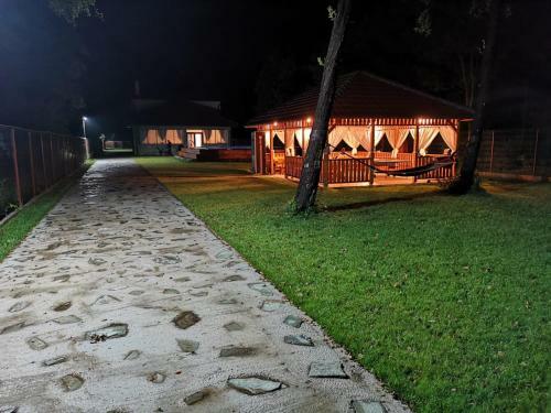 Hostal Pensiunea 2 A-mici