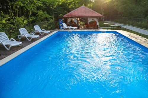 Hostal Pensiunea 2 A-mici
