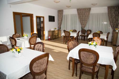 Hostal Pensiunea 2 A-mici
