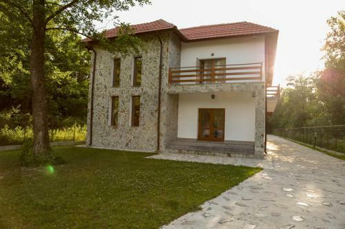 Hostal Pensiunea 2 A-mici