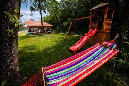 Hostal Pensiunea 2 A-mici