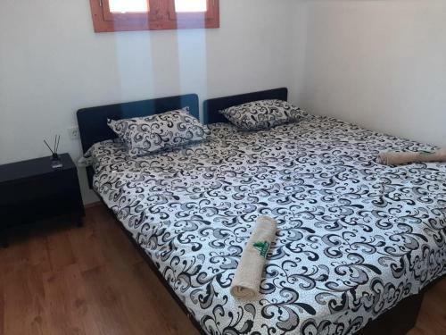 La 3 Stejari, C?lim?ne?ti