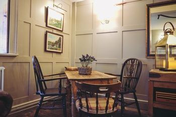 Hostal Hambro Arms