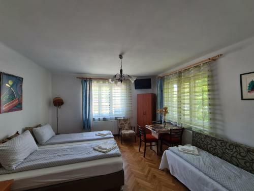 Hostal Aurora Vend�gh�z