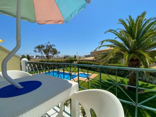 Casa Do Farol - Apartamento Com Piscina Junto � Praia Do Camilo