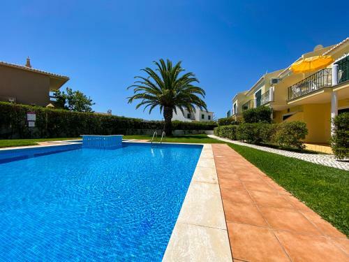 Casa Do Farol - Apartamento Com Piscina Junto � Praia Do Camilo