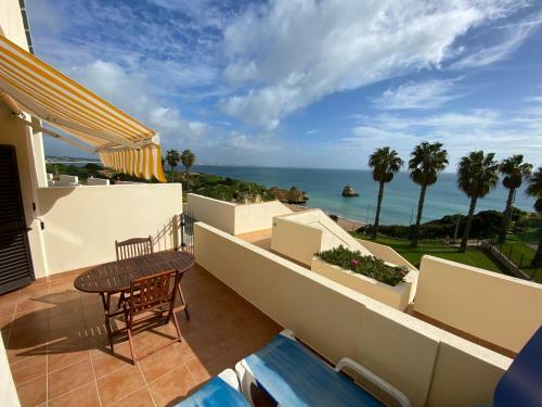 Apartamento D. Ana Beach Studio