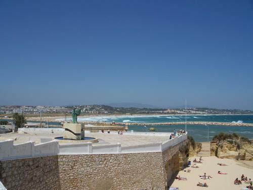 Health Approved Apartment With Ac, Terraces And Pool