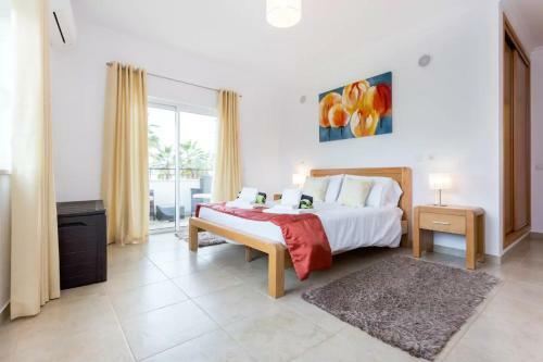 Health Approved Apartment With Ac, Terraces And Pool
