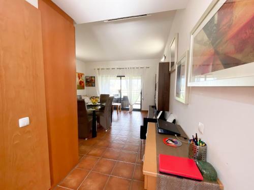 Casa Lucr�cia - Apartamento Com Piscina E Campo de T�nis