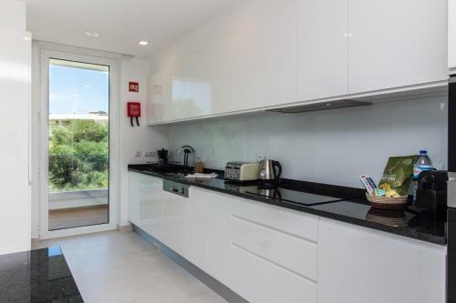 Stylish Apartment In Porto de M�s Lagos