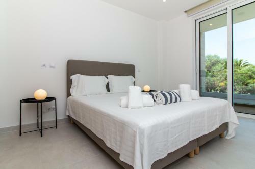 Stylish Apartment In Porto de M�s Lagos