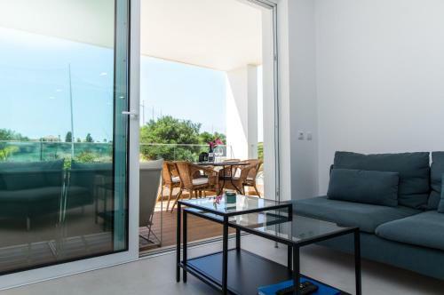 Stylish Apartment In Porto de M�s Lagos
