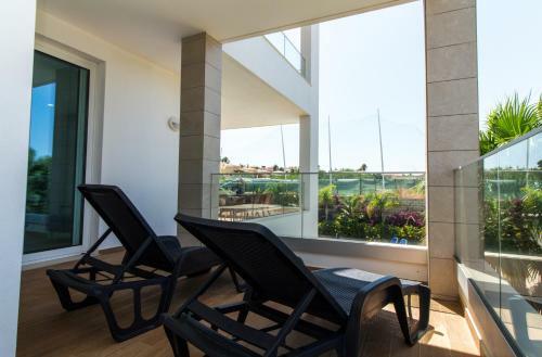 Stylish Apartment In Porto de M�s Lagos