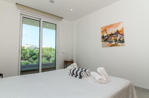 Stylish Apartment In Porto de M�s Lagos