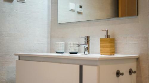 Stylish Apartment In Porto de M�s Lagos