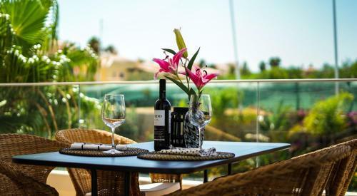 Stylish Apartment In Porto de M�s Lagos