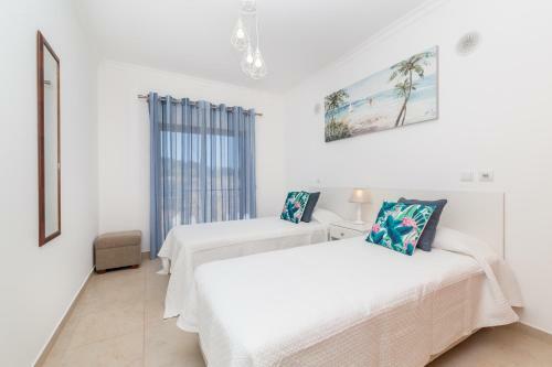 Santa Maria Apartment At Porto de Mos Beach