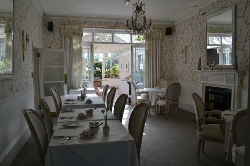Hostal Cranleigh Hotel