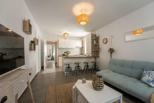 Daisy Apartment1