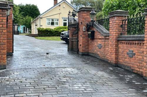 Villa 3 Bed Detached Bungalow With Big Garden