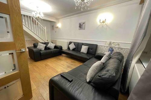 Villa 3 Bed Detached Bungalow With Big Garden