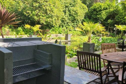 Luxurious Apartment In Historic Mansion - Sleeps 7