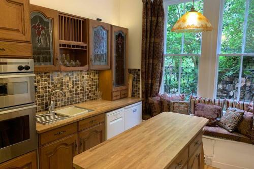 Luxurious Apartment In Historic Mansion - Sleeps 7