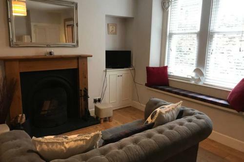 8a Tweed Cottage, Just Off The High St In Peebles