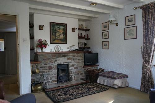 The Cottage - Sea Views, Direct Access To Beach, Pet Friendly