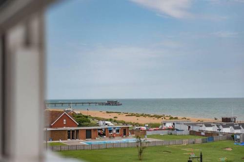 Stunning Large Sea View Apartment - The Lookout