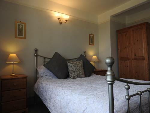 Hostal Riverside Cottage