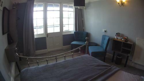 Hostal Riverside Cottage
