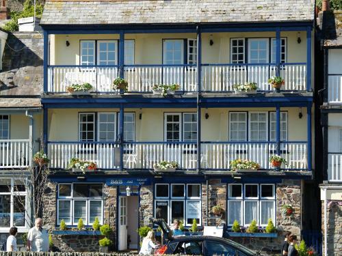 Hostal Riverside Cottage