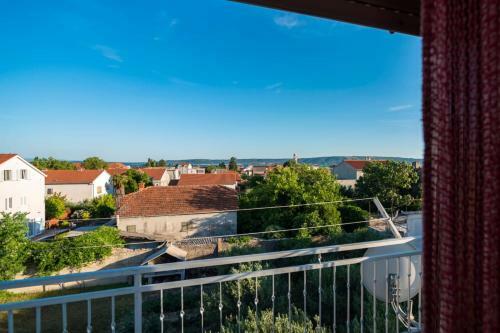 Sunny Apartment Nikola Near Airport Split