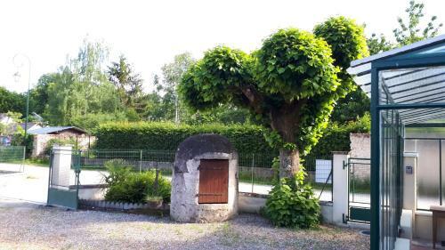 La Long�re de L All�e Du Ch�teau de Cheverny